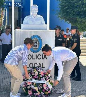 zeremonie policia local calpe ehrung foto